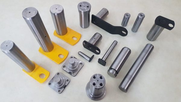 PINS FOR EARTH MOVING MACHINES